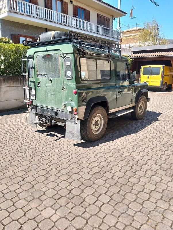 Usata Land Rover Defender 2000 Verde Station wagon