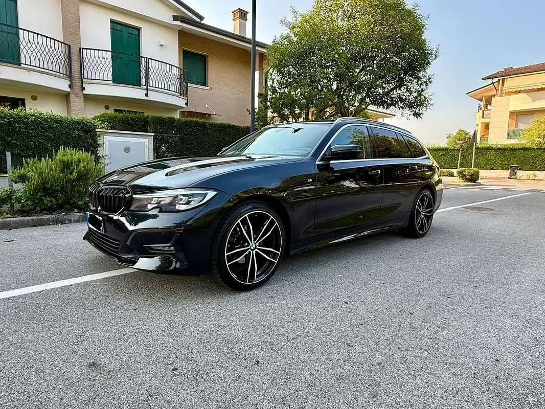 Usata BMW 318 Sport Line 150 CV (110 kW) 2022 Station wagon