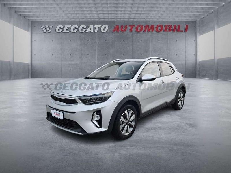 Argento Usata 2025 Kia Stonic Style SUV | 14.105 € (Ottimo prezzo) - Immagine 1/4