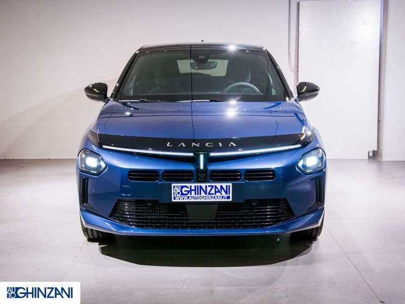 Usata Lancia Ypsilon 110 CV (80 kW) 2024 Blu Utilitaria