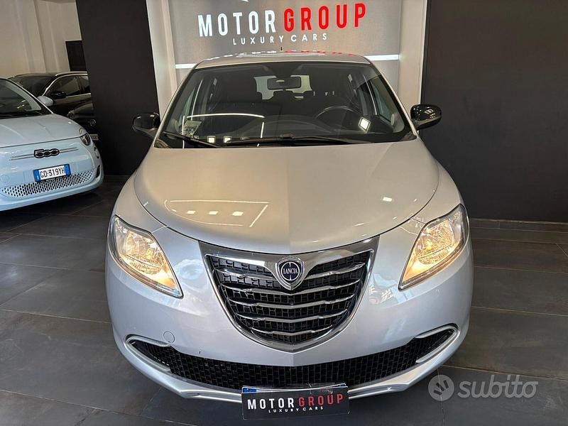 Usata Lancia Ypsilon S 95 CV (69 kW) 2012 Argento Utilitaria