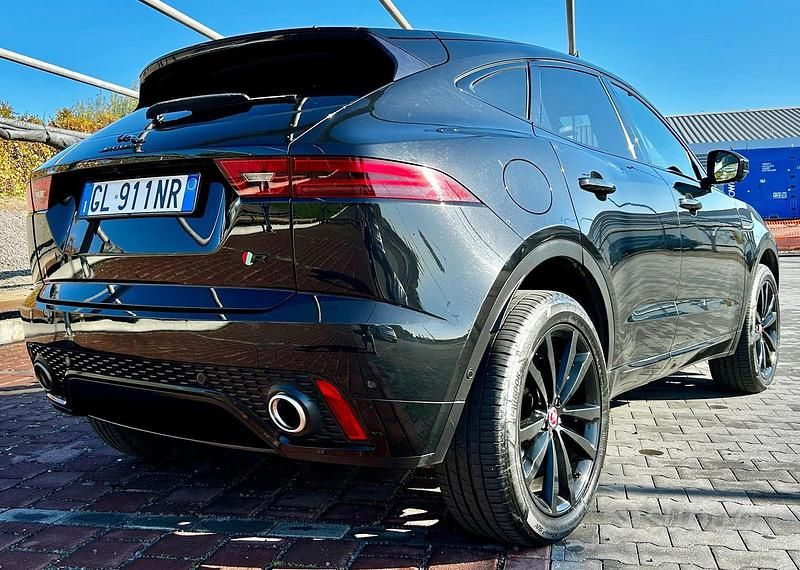 Usado Jaguar E-Pace R 241 CV (177 kW) 2019 Negro SUV