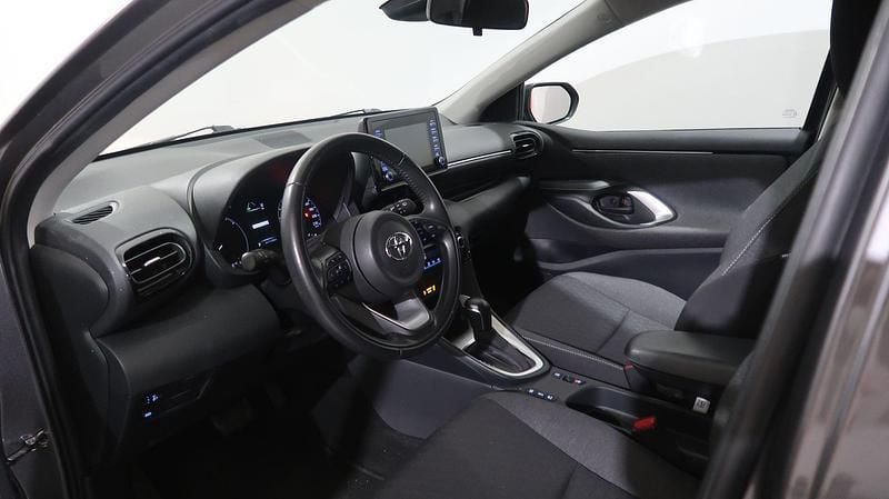 Usata Toyota Yaris Hybrid Business Edition 116 CV (85 kW) 2021 Grigio scuro Utilitaria