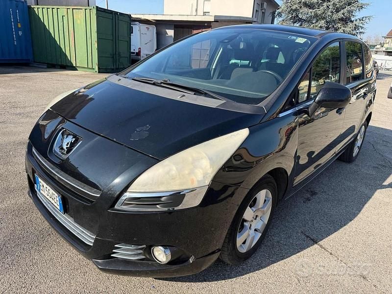 Usata Peugeot 5008 112 CV (82 kW) 2012 Nero Monovolume
