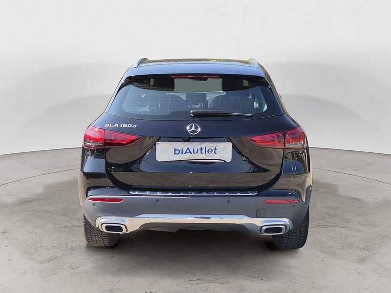 Begagnad Mercedes GLA180 116 HK (85 kW) 2023 Svart SUV