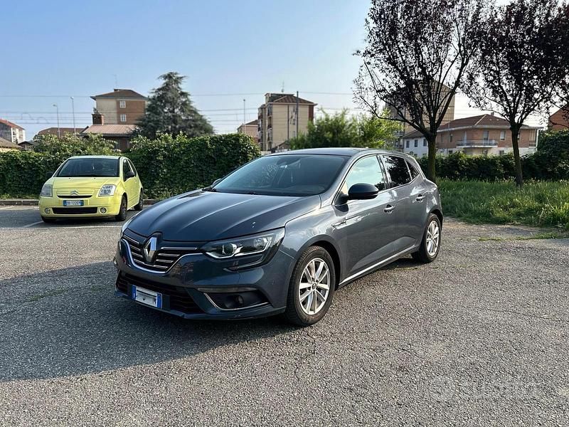 Usata Renault Mégane IV Intens 110 CV (80 kW) 2017 Blu/azzurro Berlina