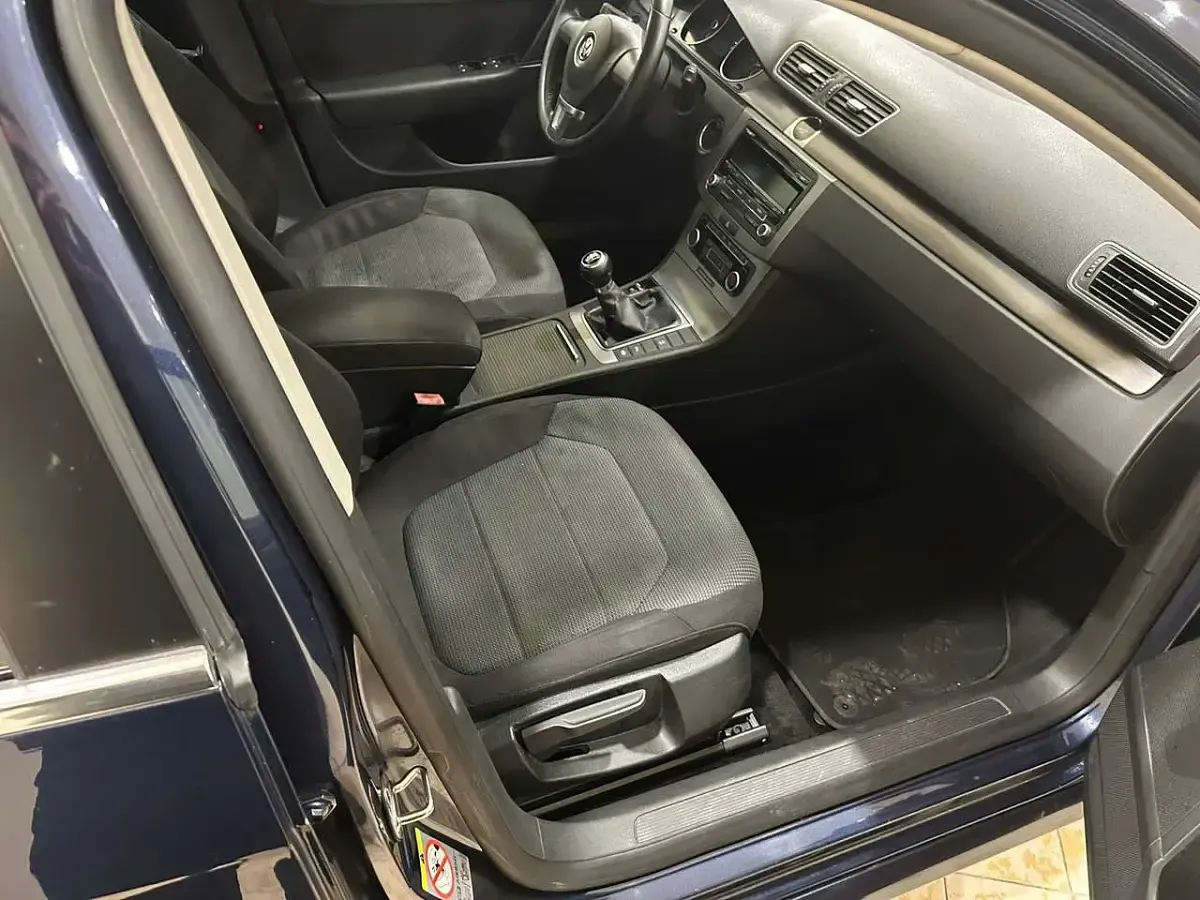 Occasion VW Passat Comfortline 140 PK (102 kW) 2011 Blauw Stationwagen