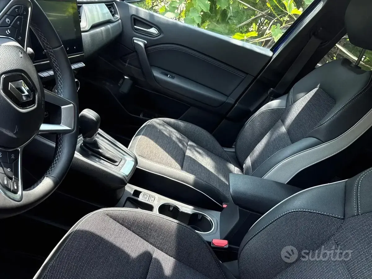 Usata Renault Captur Techno 91 CV (66 kW) 2025 Bluazzurro SUV