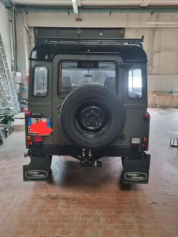 Usata Land Rover Defender 122 CV (89 kW) 1999 SUV