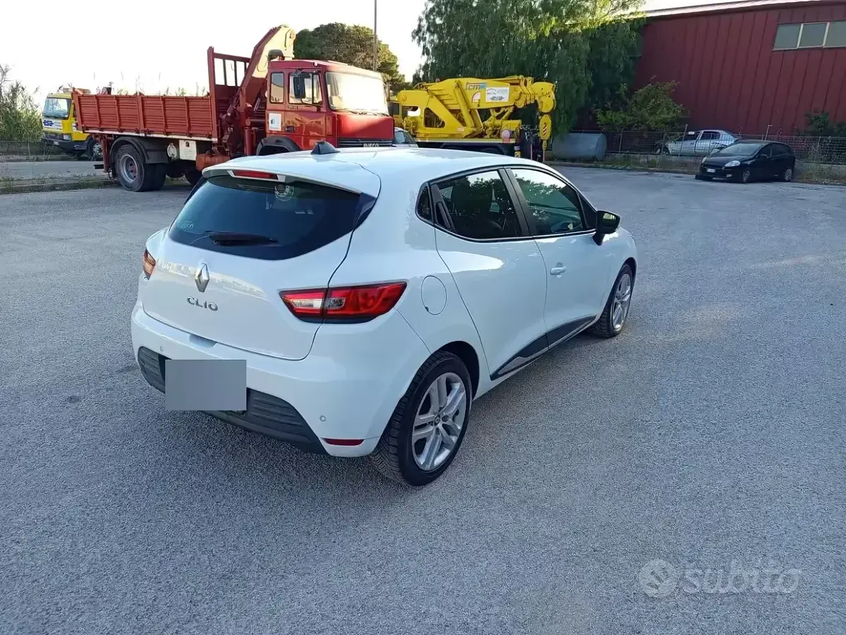 Usata Renault Clio V 75 CV (55 kW) 2023 Berlina
