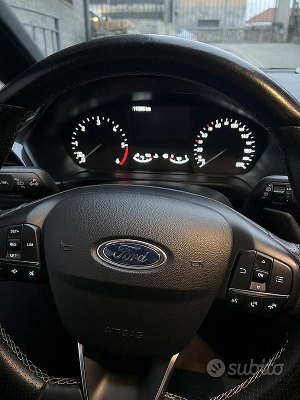 Usata Ford Fiesta 120 CV (88 kW) 2017 Rosso Utilitaria