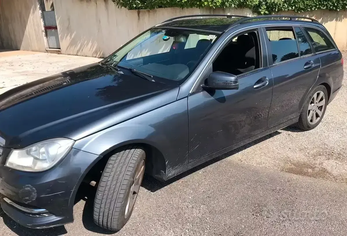 Usata Mercedes C180 120 CV (88 kW) 2014 Grigio Station wagon