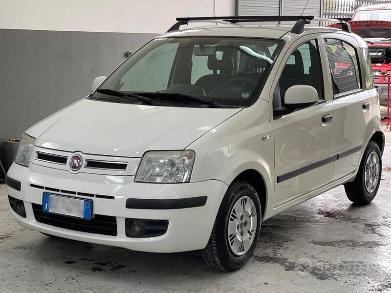 Bianco Usata 2010 Fiat Panda Due volumi | 4800 € (Cara) - Immagine 1/4