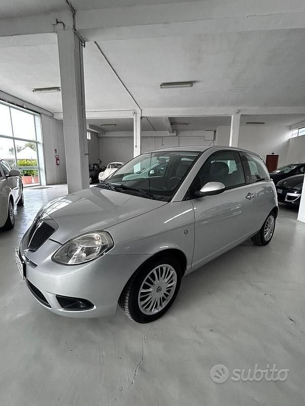 Usata Lancia Ypsilon 60 CV (44 kW) 2008 Grigio Utilitaria