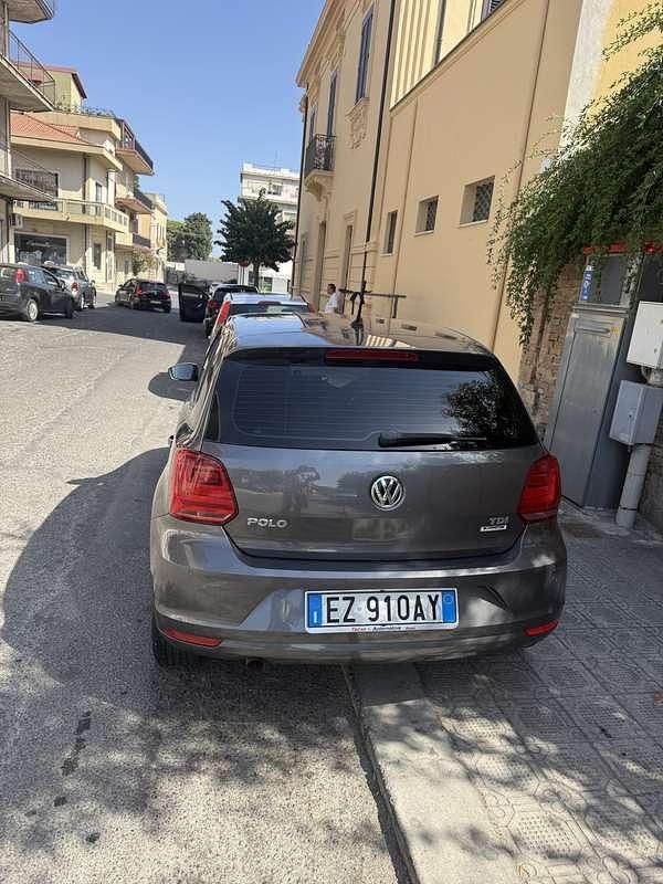 Usata VW Polo Highline 90 CV (66 kW) 2014 Grigio Berlina