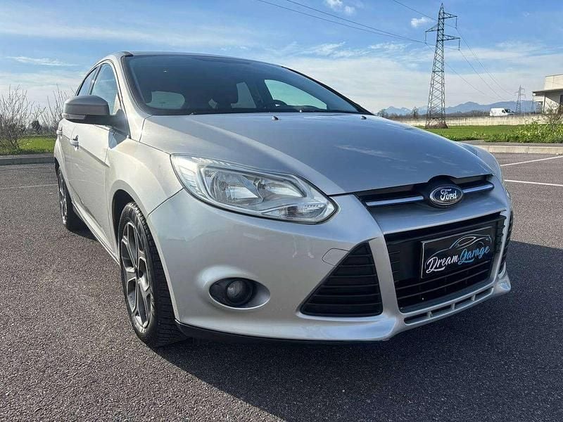 Usata Ford Focus 95 CV (69 kW) 2013 Grigio Utilitaria