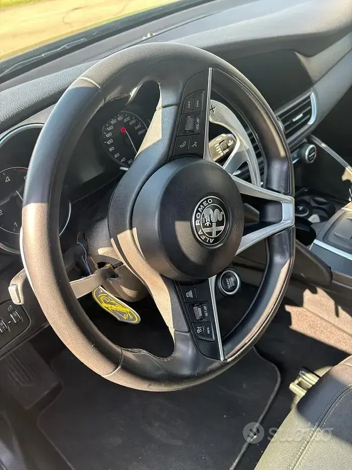 Usata Alfa Romeo Giulia 150 CV (110 kW) 2017 Grigio Berlina