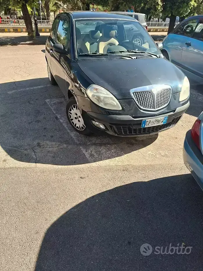 Usata Lancia Ypsilon 60 CV (44 kW) 2006 Nero Utilitaria