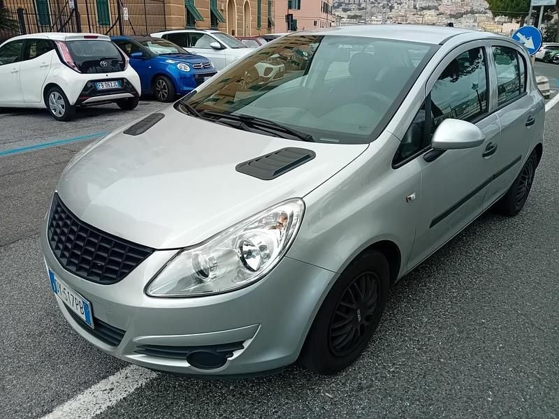 Usata Opel Corsa Club 65 CV (47 kW) 2010 Argento Utilitaria
