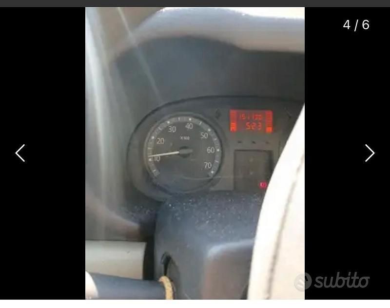 Grigio Usata 2006 Renault Clio II Due volumi | 1800 € (Ottimo prezzo) - Immagine 1/4