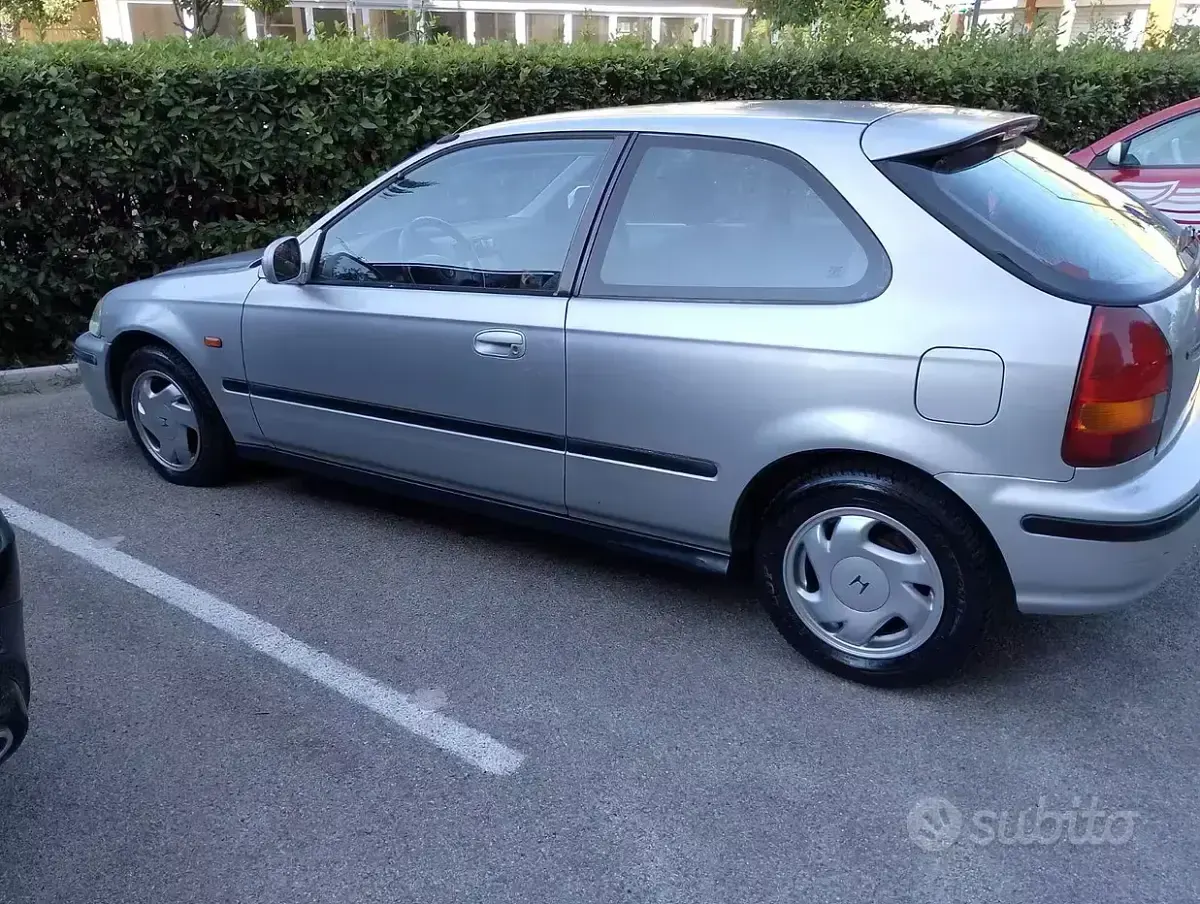 Usata Honda Civic 90 CV (66 kW) 1998 Berlina