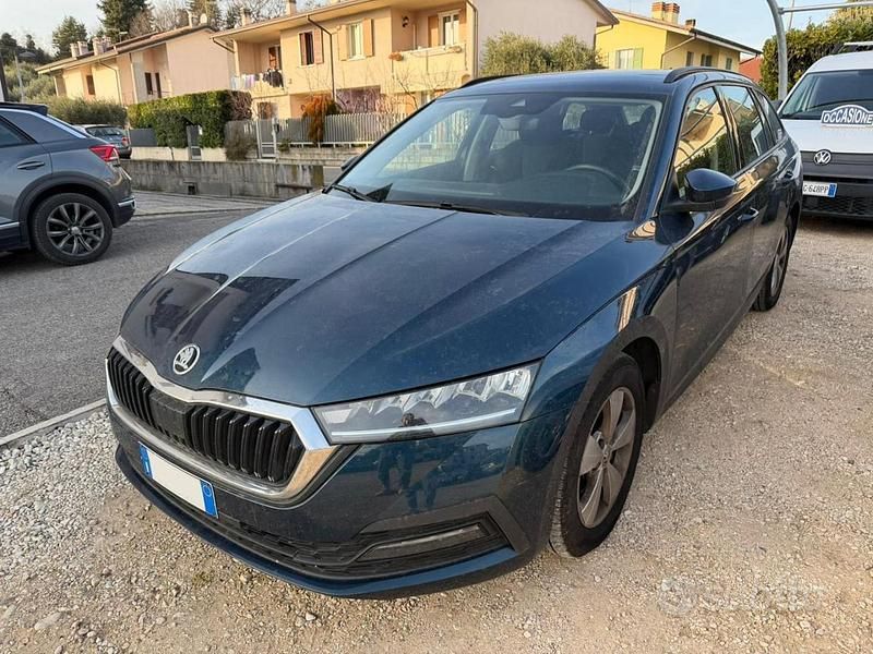 Usata Skoda Octavia Executive 2022 Blu Station wagon