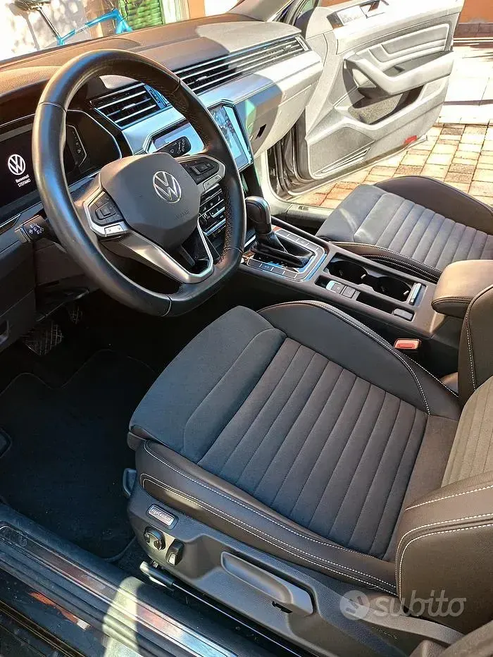 Usata VW Passat 150 CV (110 kW) 2024 Station wagon