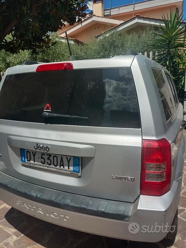 Usata Jeep Patriot 140 CV (102 kW) 2009 Grigio SUV