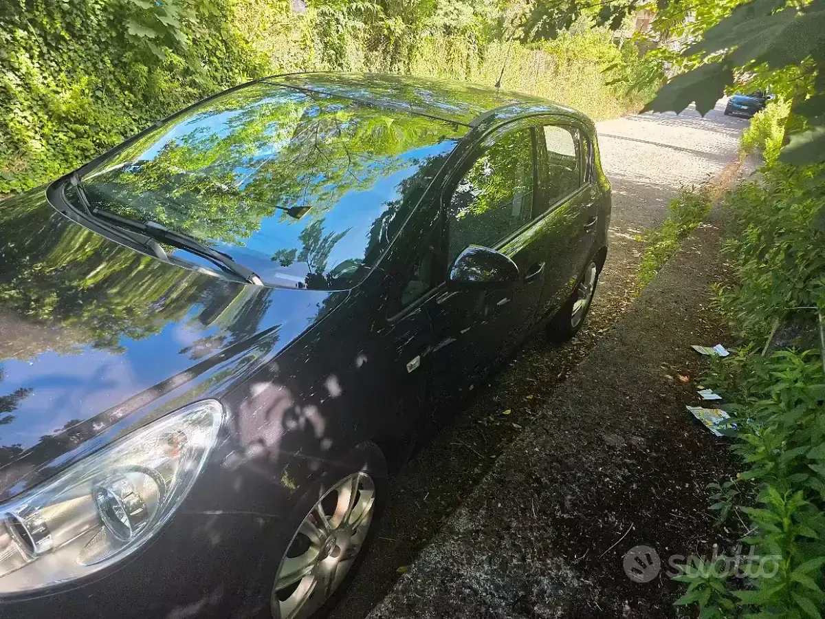 Usata Opel Corsa 90 CV (66 kW) 2009 Nero Utilitaria