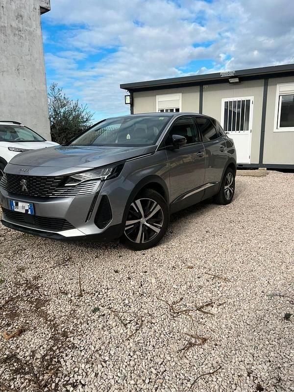 Usata Peugeot 3008 Allure 130 CV (95 kW) 2022 Argento SUV