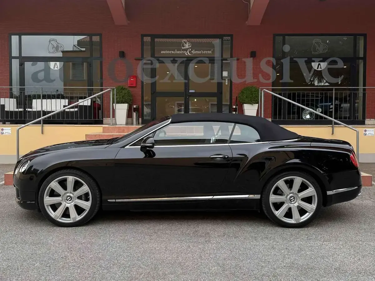 Usata Bentley Continental GT Convertible 575 CV (422 kW) 2012 Nero metallizzato Cabrio