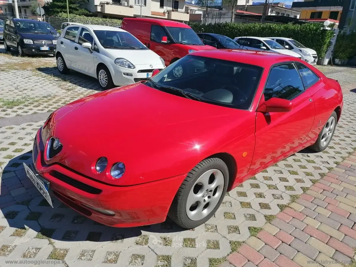 Second-hand Alfa Romeo GTV 155 CP (114 kW) 2000 Roșu Coupe