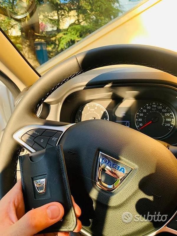 Usata Dacia Duster 110 CV (80 kW) 2022 Bianco SUV