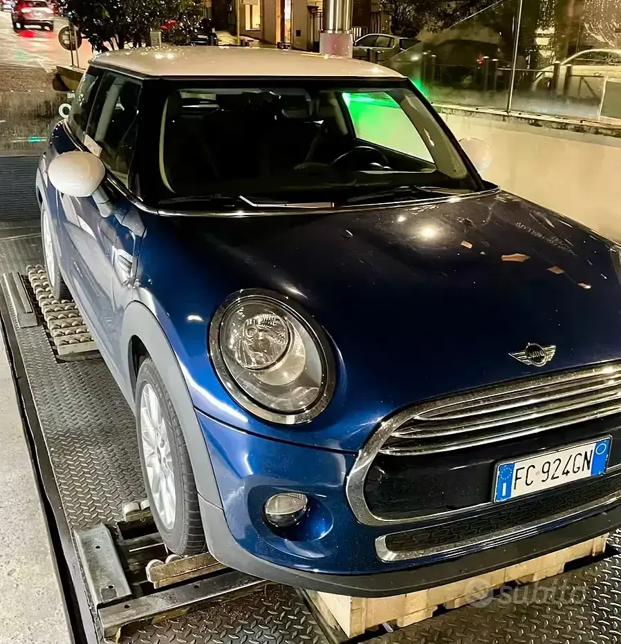 Usata Mini Cooper D 116 CV (85 kW) 2015 Bluazzurro Utilitaria