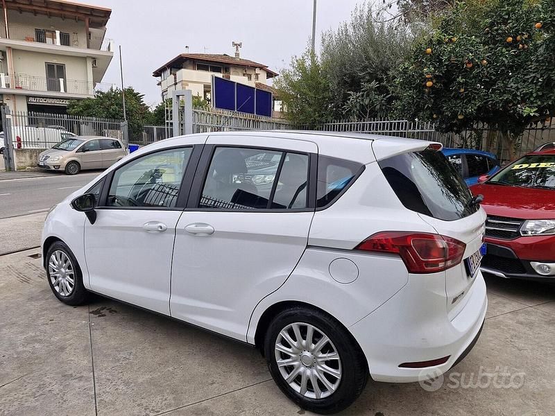 Usata Ford B-MAX Titanium 75 CV (55 kW) 2015 Bianco Monovolume
