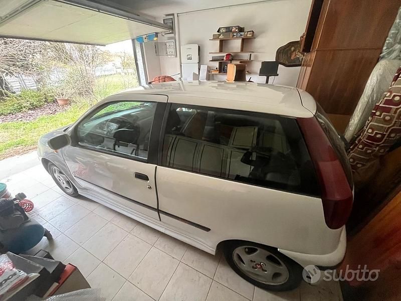 Usata Fiat Punto 133 CV (97 kW) 1995 Bianco