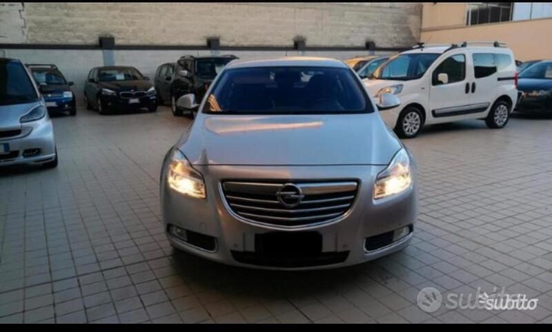 Usata Opel Insignia 130 CV (95 kW) 2010 Grigio Berlina