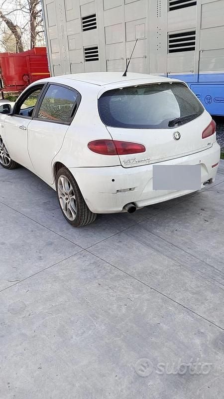 Usata Alfa Romeo 147 2010 Bianco Utilitaria