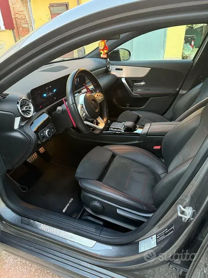 Usata Mercedes A250 Premium 224 CV (164 kW) 2020 Grigio Berlina