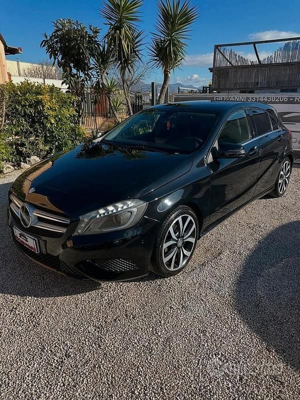 Usata Mercedes A180 109 CV (80 kW) 2015 Nero Berlina