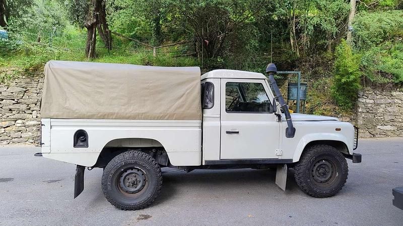 Usata Land Rover Defender 122 CV (89 kW) 2006 Bianco Furgone