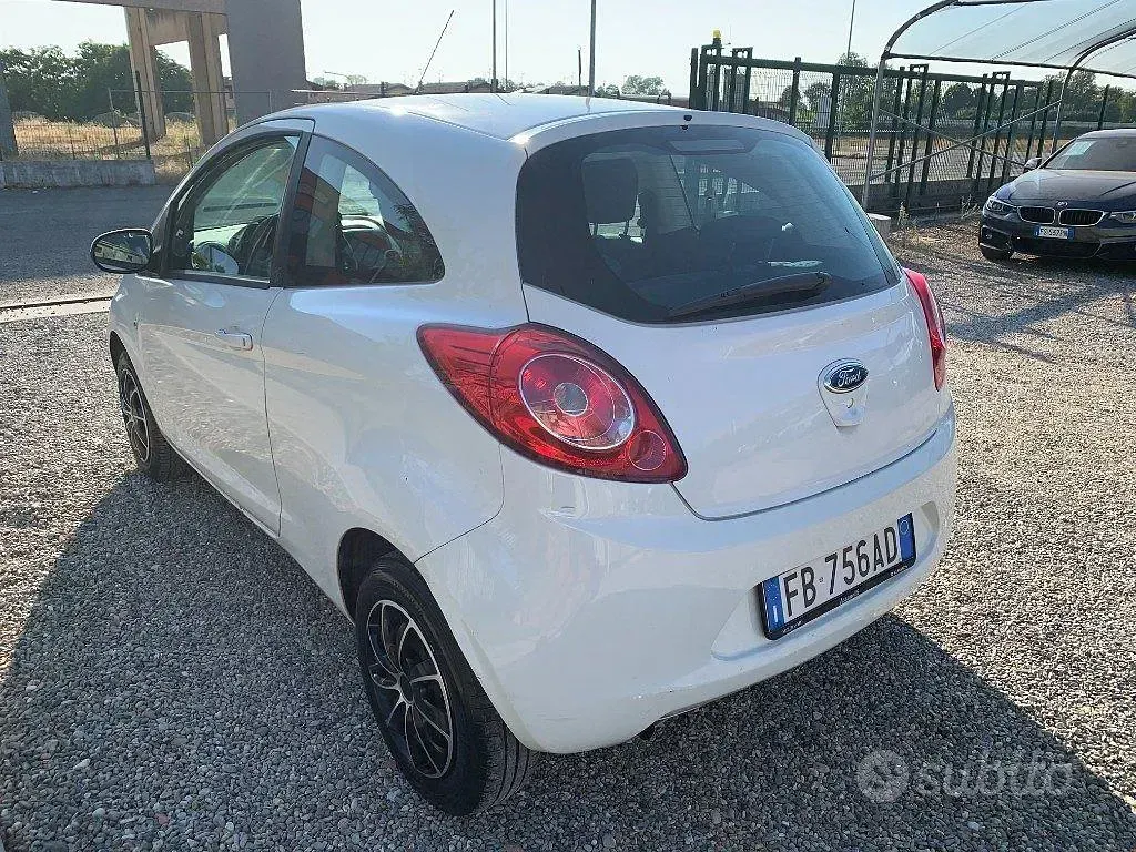 Usata Ford Ka Plus 69 CV (50 kW) 2015 Bianco Utilitaria