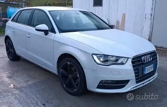Bianco Usata 2015 Audi A3 Tre volumi | 10.499 € (Super prezzo) - Immagine 1/4