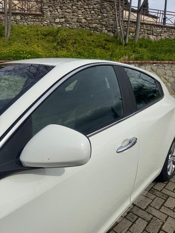 Usata Alfa Romeo Giulietta 105 CV (77 kW) 2015 Bianco Utilitaria