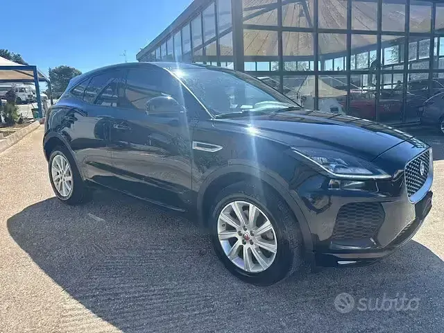 Usado Jaguar E-Pace R-Dynamic 150 CV (110 kW) 2018 Negro SUV