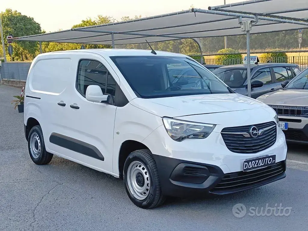 Gebraucht Opel Combo 102 PS (75 kW) 2021 Weiß Van / Kleinbus