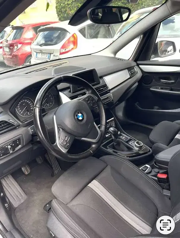 Usata BMW 218 Gran Tourer Sport Line 136 CV (100 kW) 2016 Argento Monovolume