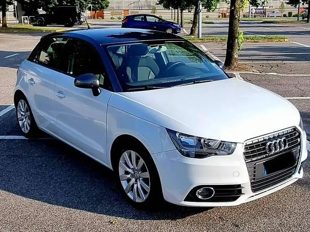 Begagnad Audi A1 Sportback Ambition 90 HK (66 kW) 2013 Vit Halvkombi