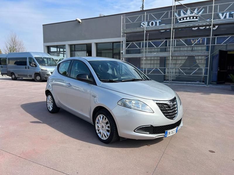 Usata Lancia Ypsilon Silver 95 CV (69 kW) 2012 Grigio Utilitaria