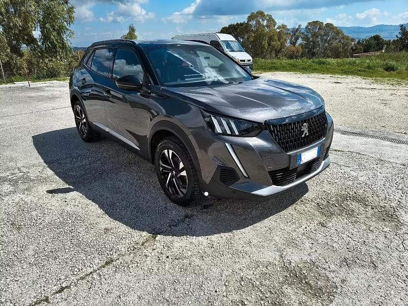 Usata Peugeot 2008 GT 131 CV (96 kW) 2023 Grigio SUV